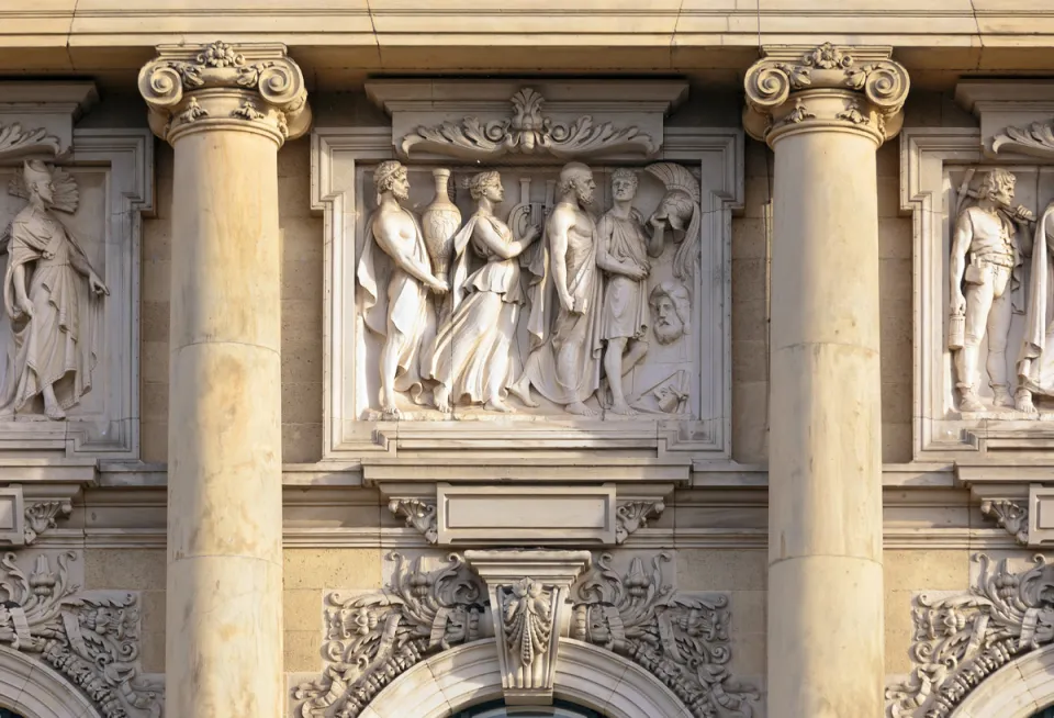 Lower Saxon State Museum Hanover, facade detail with relief
