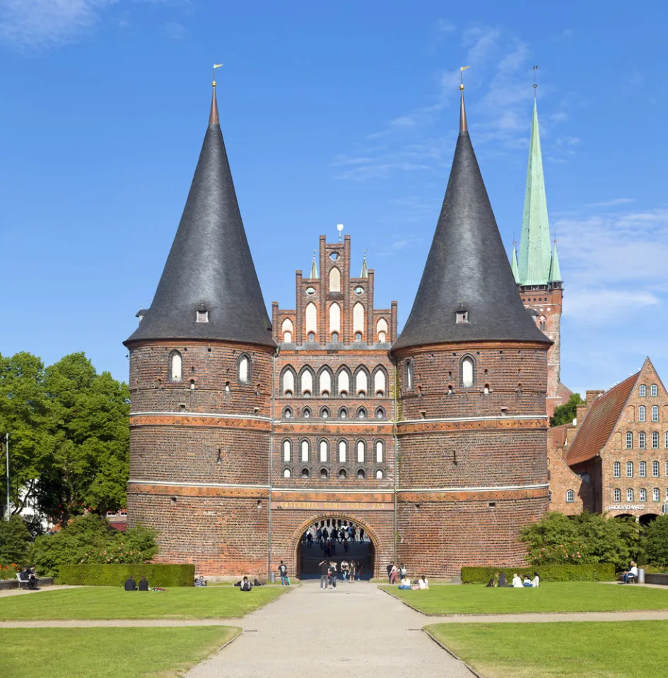 Holsten Gate, field side (west elevation)