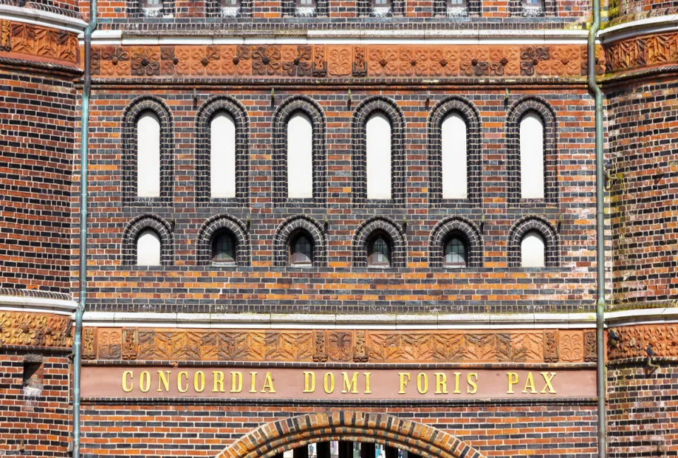 Holsten Gate, facade detail of the field side with inscription