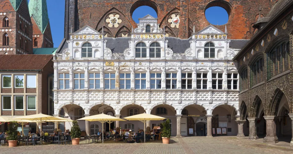 Lübeck City Hall, arcade porch building