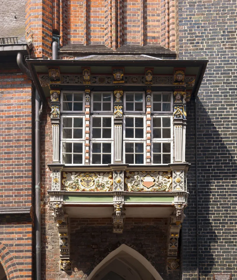 Lübeck City Hall, oriel, east elevation