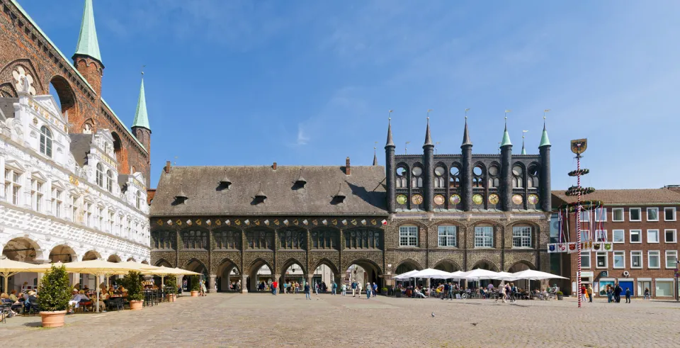 Lübeck City Hall, view from Market Square on the Long House and New Chamber