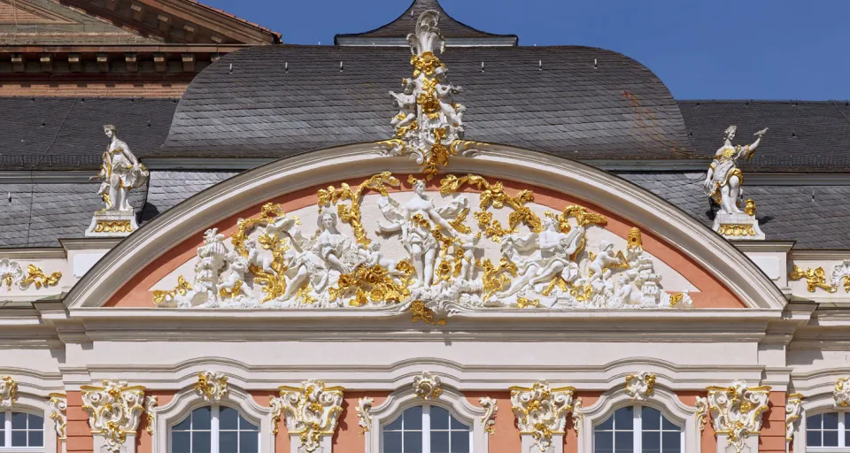 Electoral Palace of Trier, gable of the avant-corps