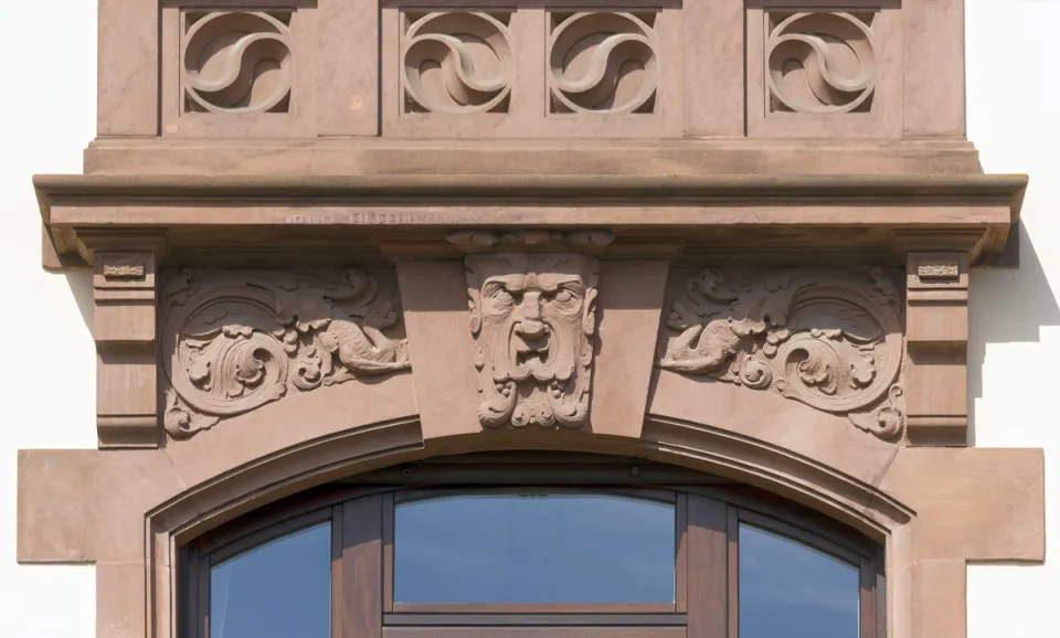 Sonneck Mansion, facade detail Sonneck Mansion, facade detail
