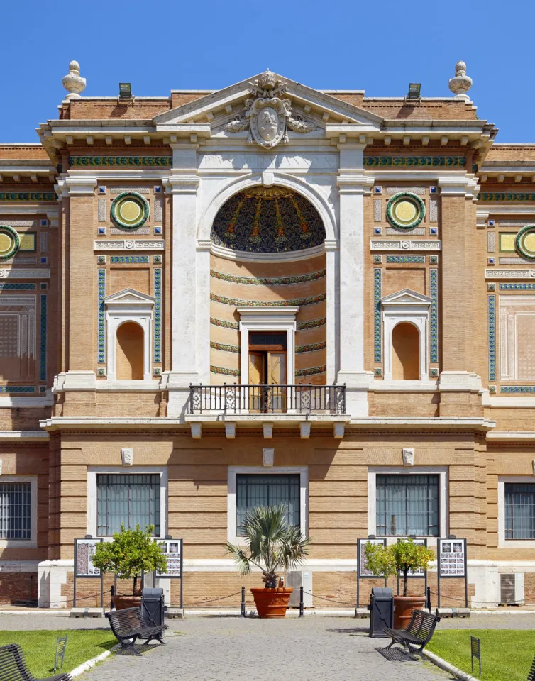 Vatican Museums, Vatican Pinacotheca, central avant-corps