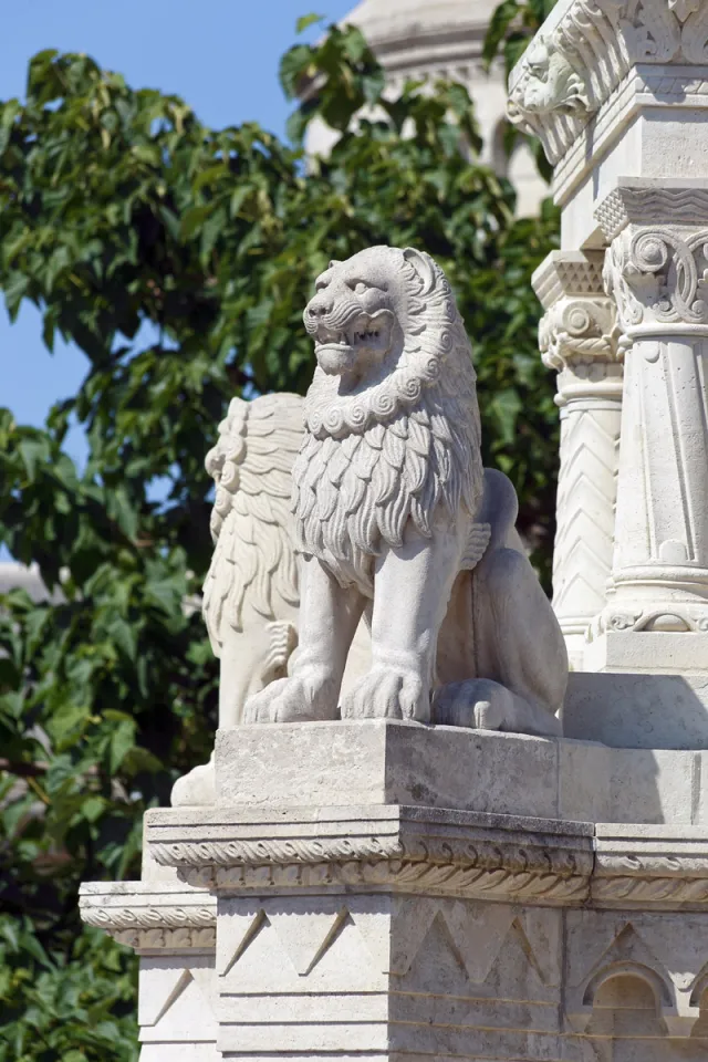 Fisherman's Bastion, Equestrian Statue of St. Stephen, lion statue