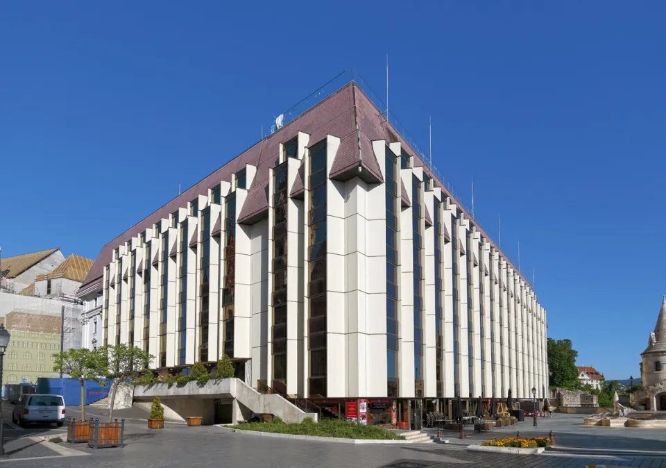 Hilton Budapest, southern structure, southeast elevation