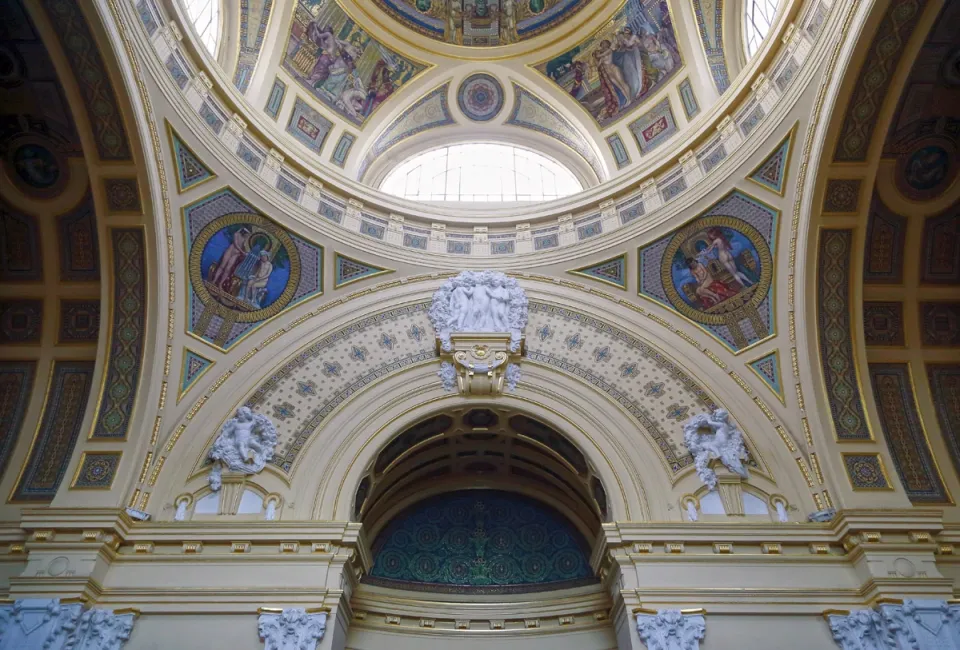 Széchenyi Thermal Bath, detail of the vestibule