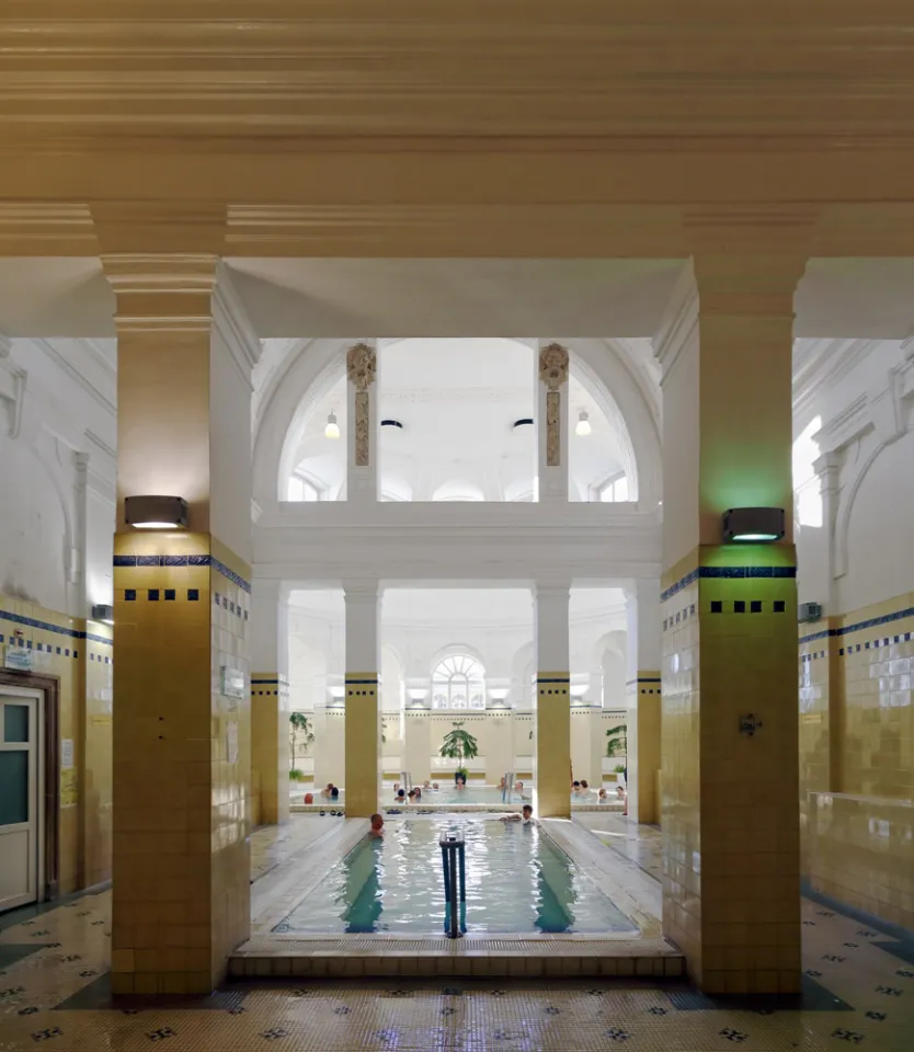 Széchenyi Thermal Bath, interior