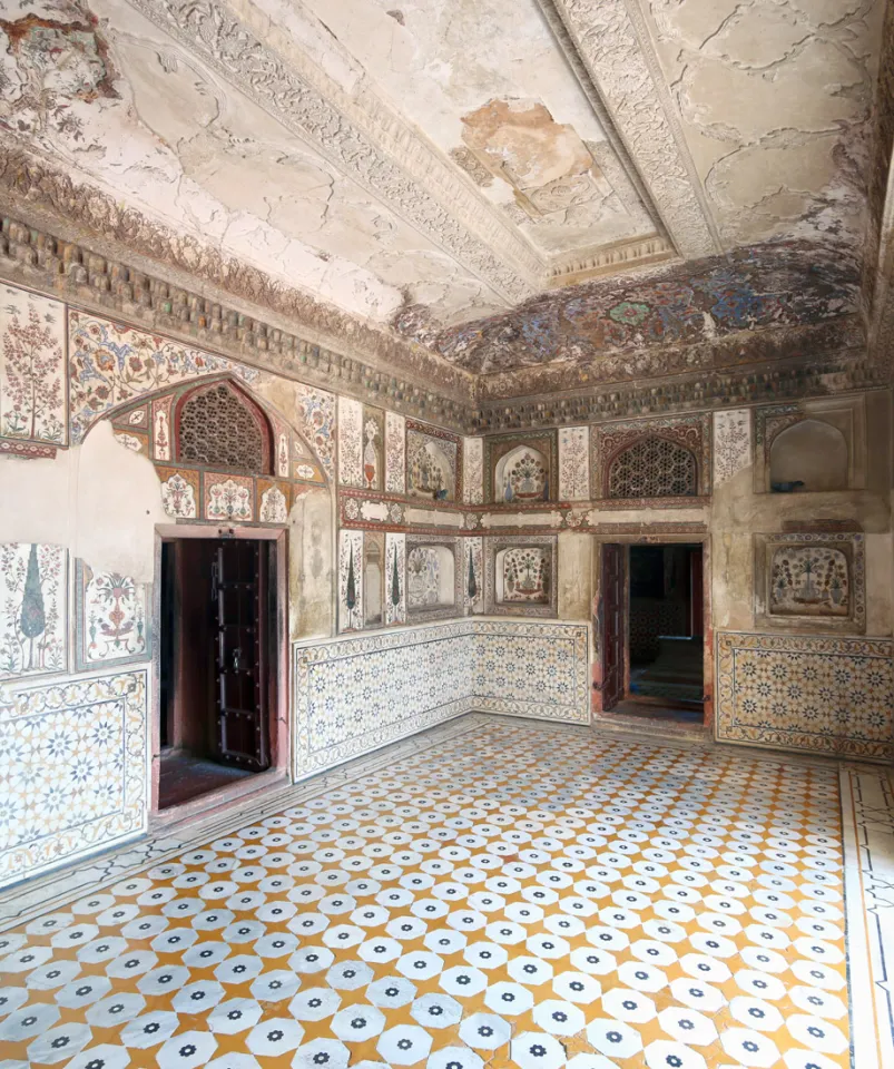 Itimad-ud-Daulah Tomb, mausoleum, interior