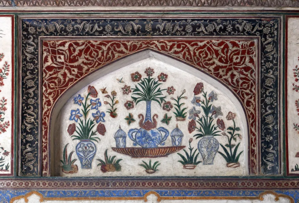 Itimad-ud-Daulah Tomb, mausoleum, mural painting of the interior