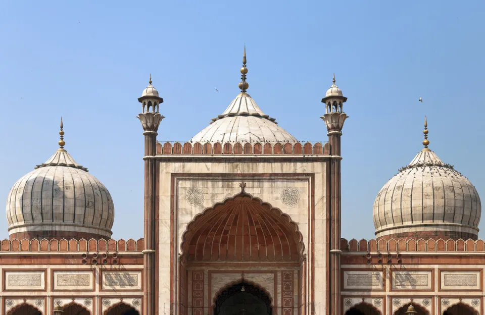 Jama Masjid of Delhi, Prayer Hall, facade detail with the three domes