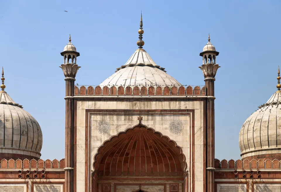Jama Masjid of Delhi, Prayer Hall, upper section of the iwan