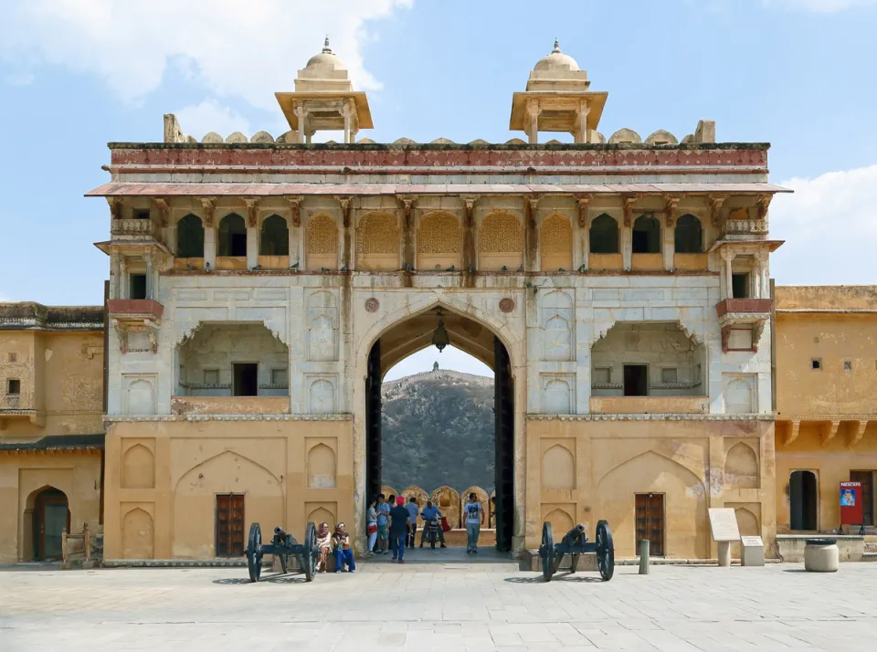 Amber Fort, Jalebi Chowk, Sun Gate (Suraj Pol), inside