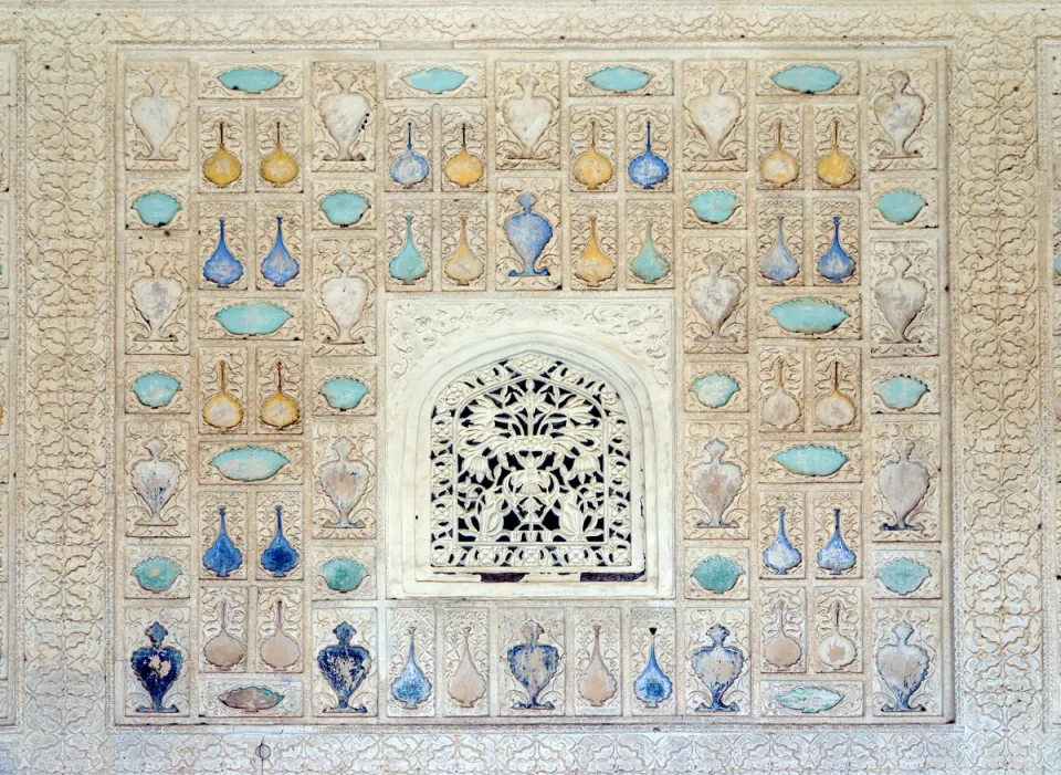 Amber Fort, Sukh Niwas (Hall of Pleasure), wall carvings and jali