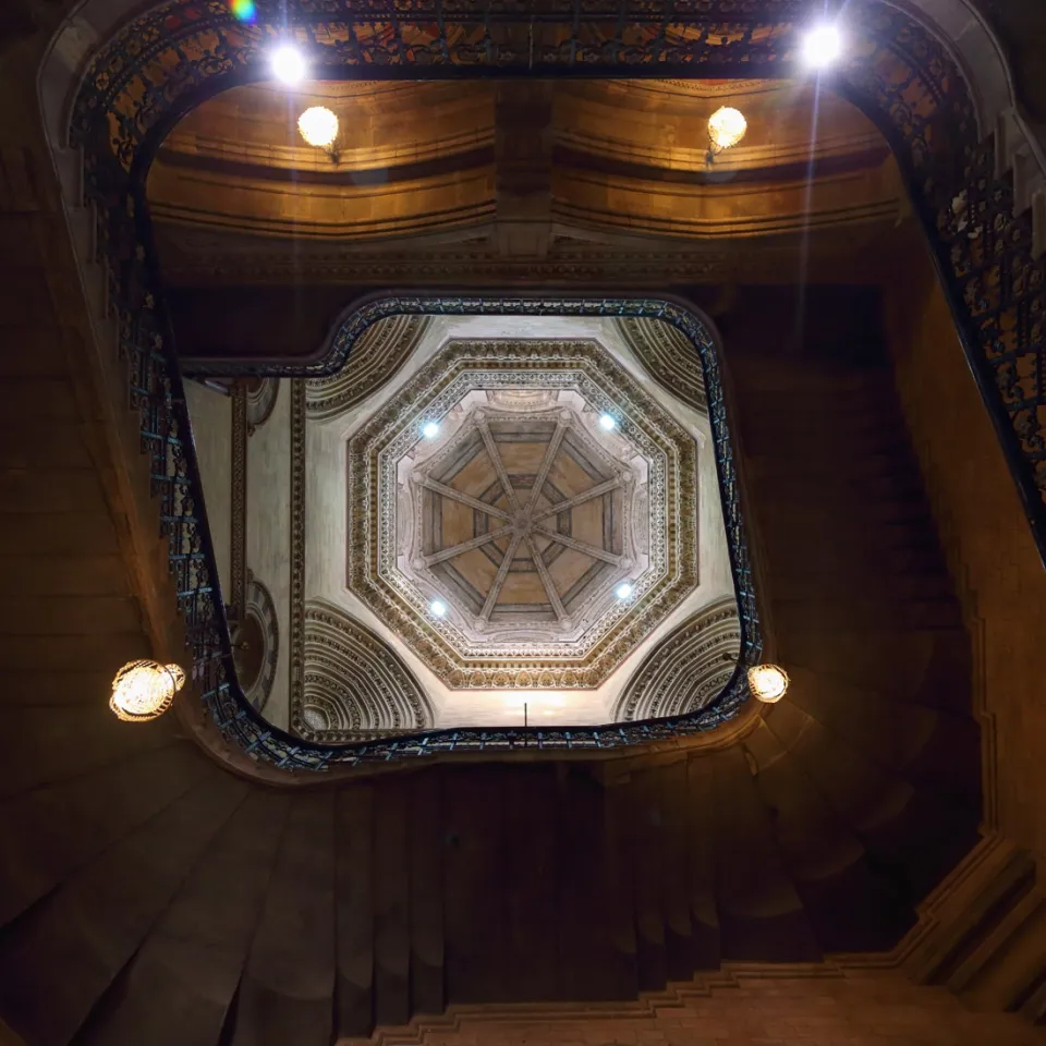 Chhatrapati Shivaji Terminu (Victoria Terminus), staircase, cupola