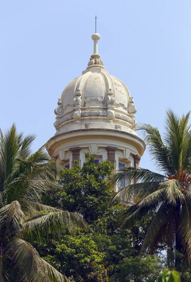 Malabar Hill, tower seen from Jagmohandas Marg (Nepean Sea Road)