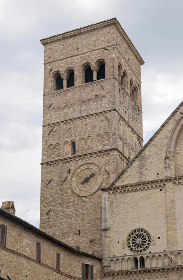 Cathedral of Saint Rufinus, bell tower