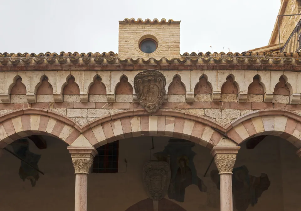 Monte Frumentario Palace, facade detail