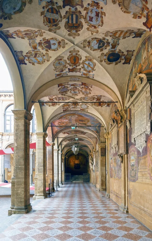 Archiginnasio Palace, first floor arcades