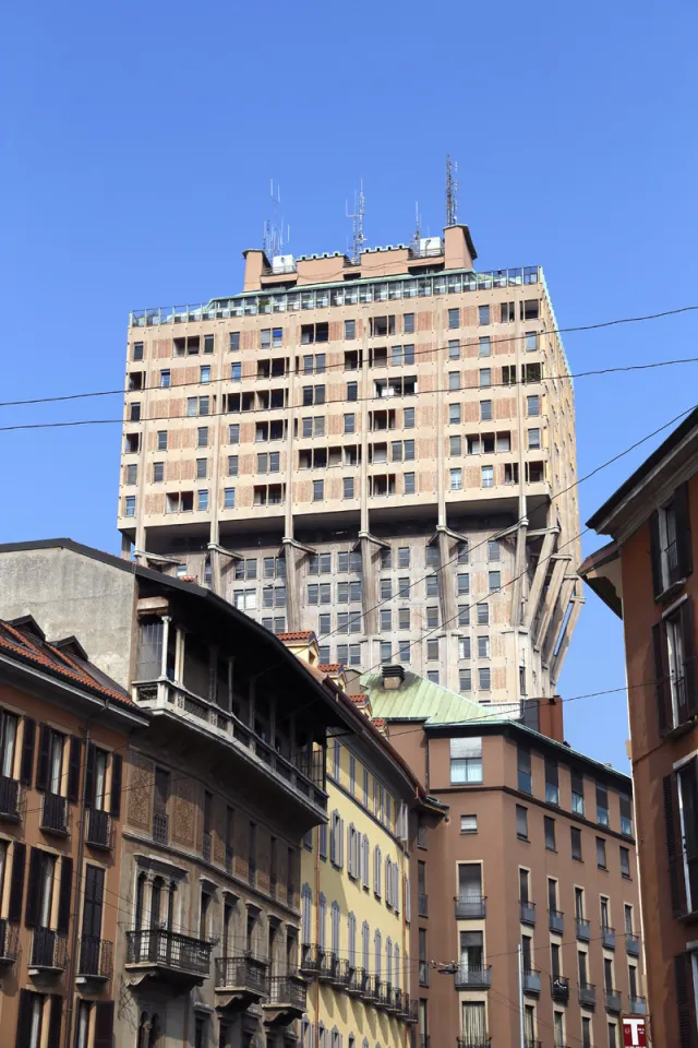 Houses of Via Pantano, Velasca Tower