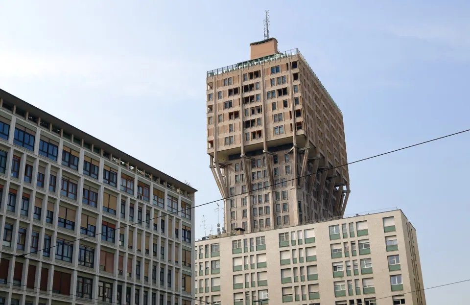 Valesca Tower seen from Via Larga