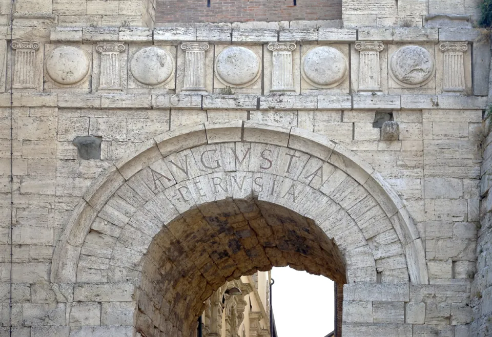 Etruscan Arch, detail of the arch and the frieze with inscriptions