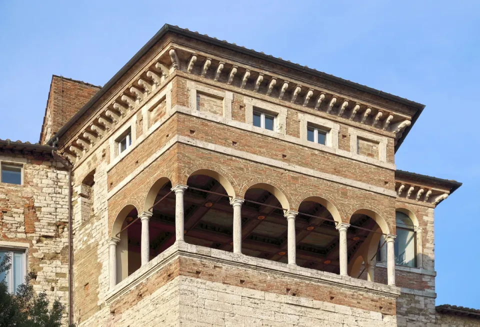 Etruscan Arch, loggia (northeast elevation)