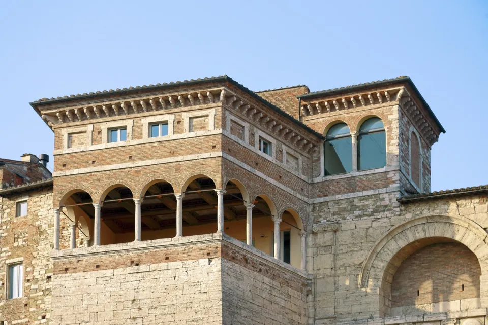 Etruscan Arch, loggia (north elevation)