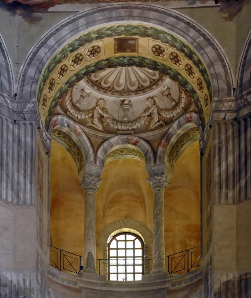 Basilica of San Vitale, arcades of the matroneum