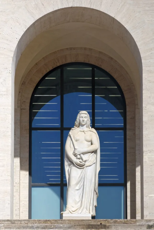 Palace of Italian Civilisation, allegorical statue “music”