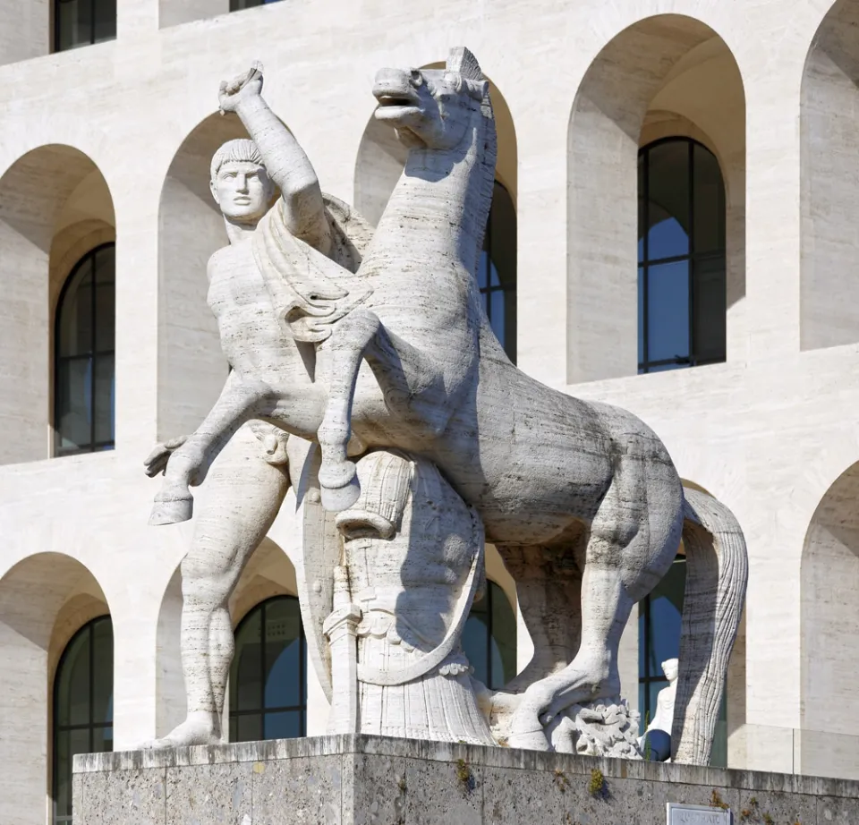 Palace of Italian Civilisation, Dioscuri equestrian sculpture