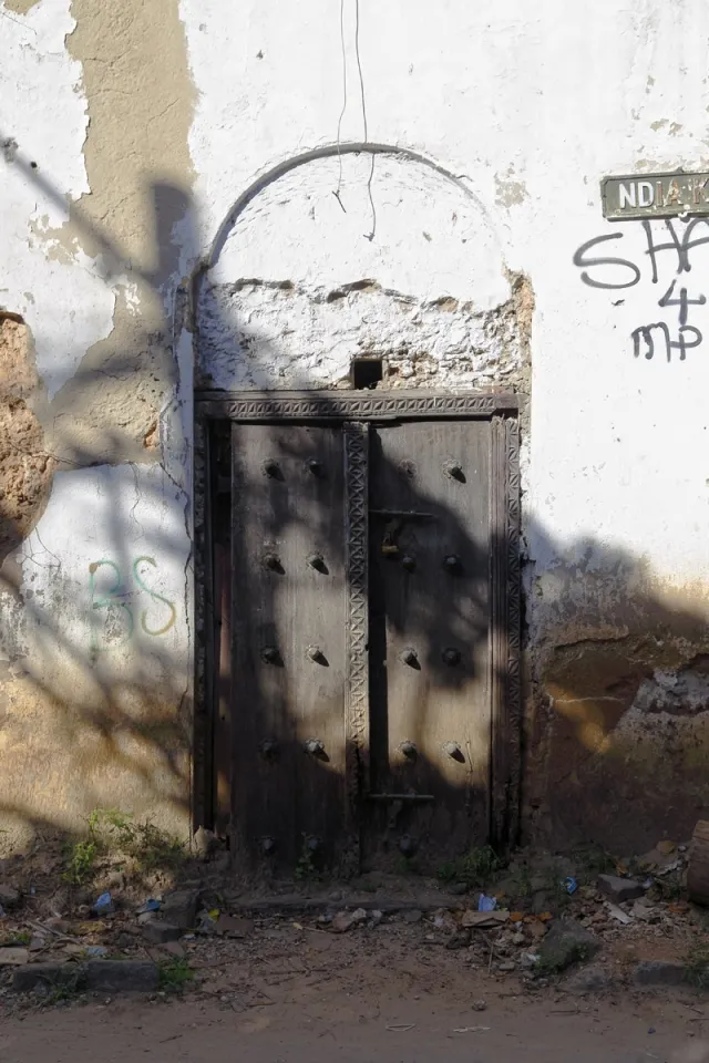 Former Police Station, lateral door