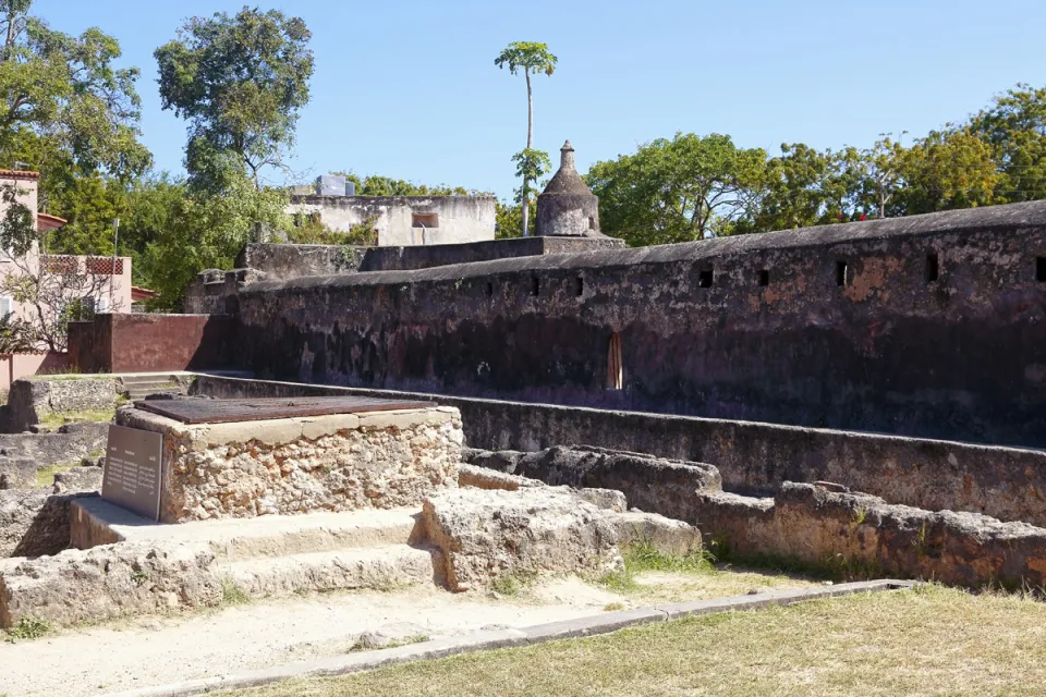 Fort Jesus, walls and Omani well