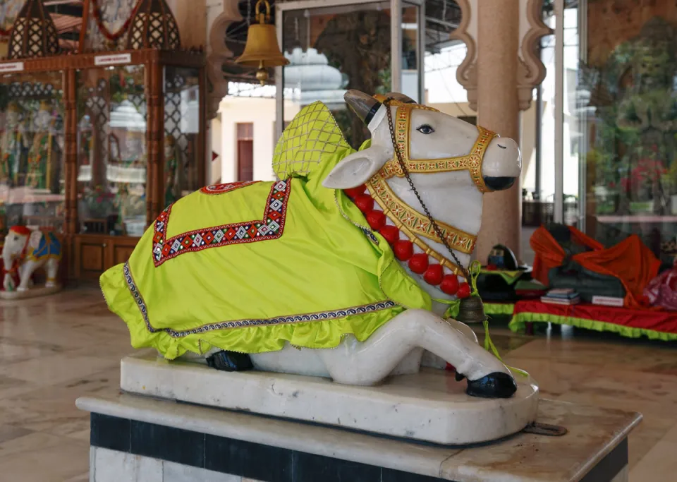 Shree Hindu Union of Mombasa Complex, Lord Shiva Temple, Nandi statue