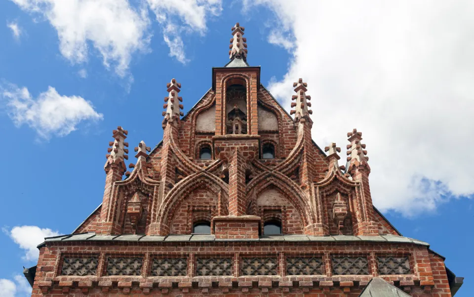 House of Perkunas, gable