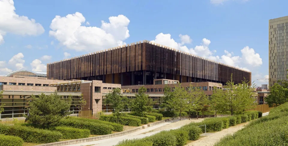 Court of Justice Palace, The Anneau with Thomas More Building in the foreground