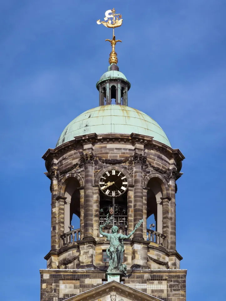 Palace on the Dam, tower