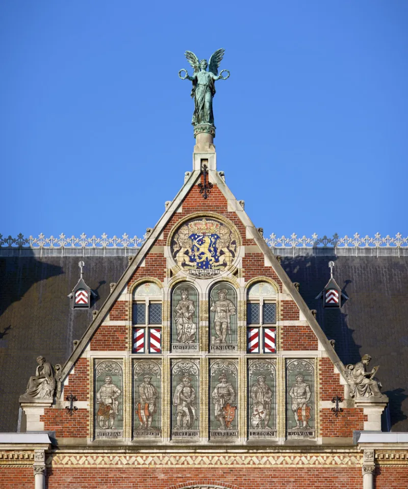 Rijksmuseum, gable mit tile panels