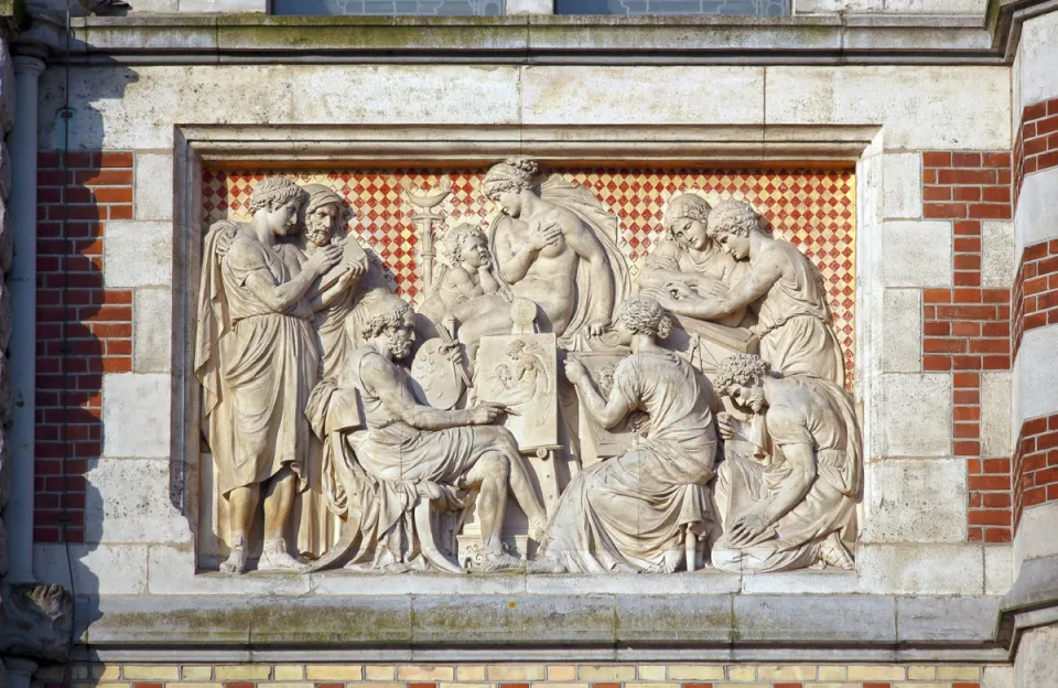 Rijksmuseum, relief of the northeastern facade