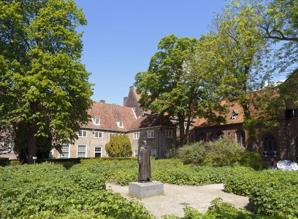 St. Agatha Monastery (Prince's Court), gardens