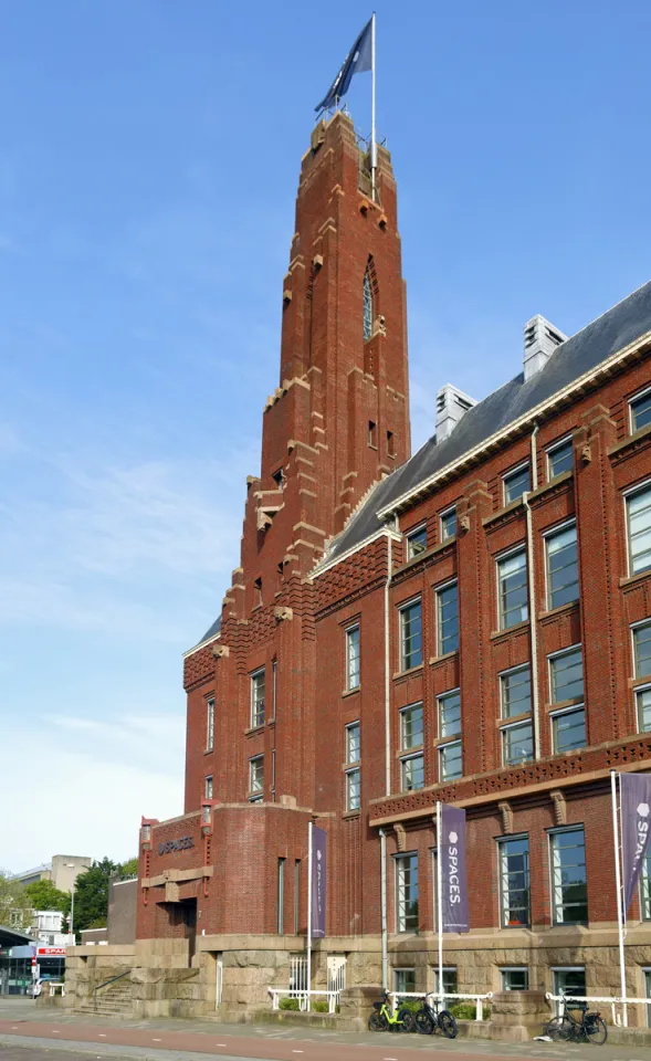 The Red Elephant, entrance and tower