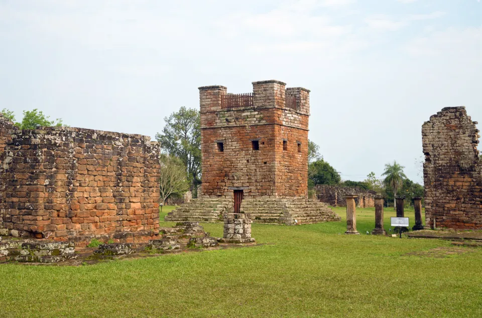 Jesuit Mission of the Most Holy Trinity in Paraná, bell tower between the church and house ruins