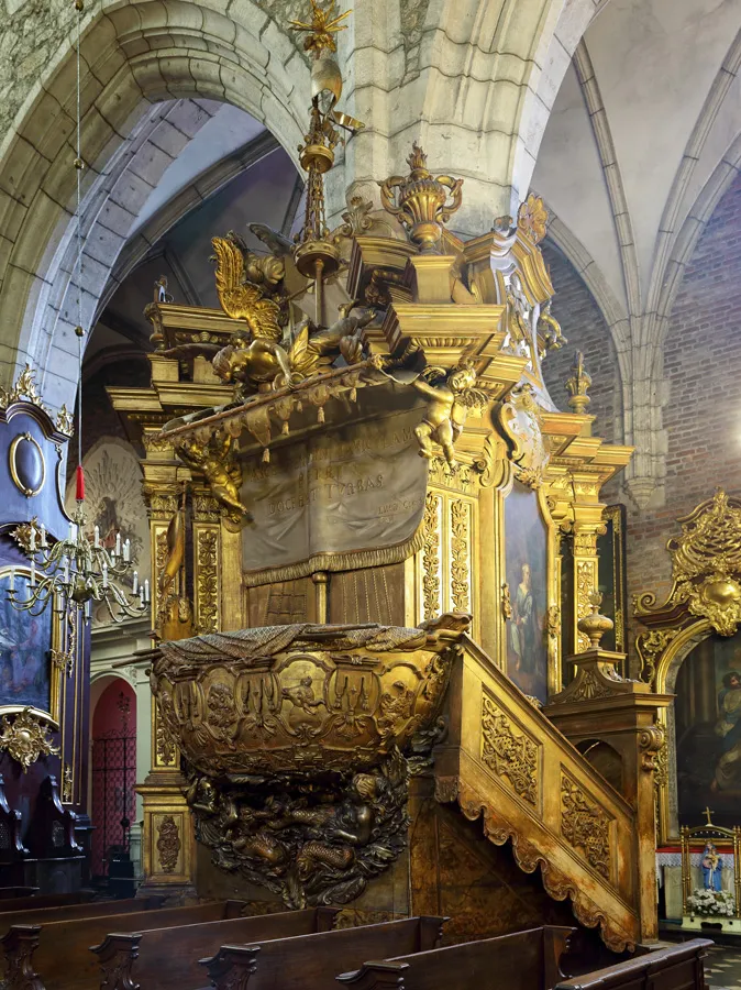 Corpus Christi Basilica, pulpit