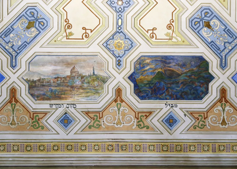 Kupa Synagogue, ceiling with paintings "Jerusalem" and "Deluge"