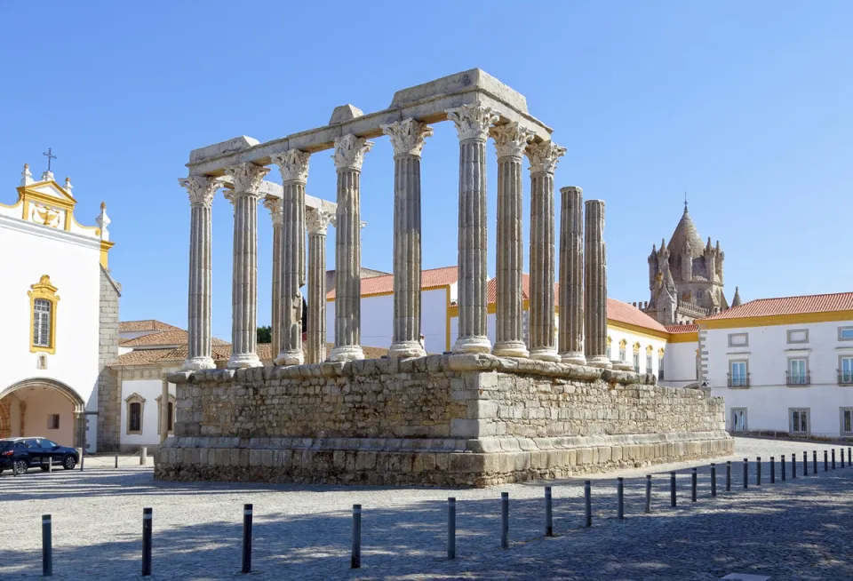 Roman Temple of Évora, northwest elevation