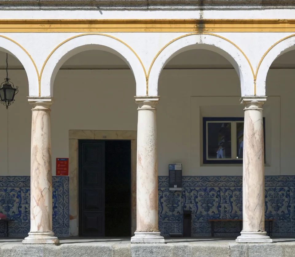 University of Évora, College of the Holy Spirit, Cloister of the General Studies, arcades