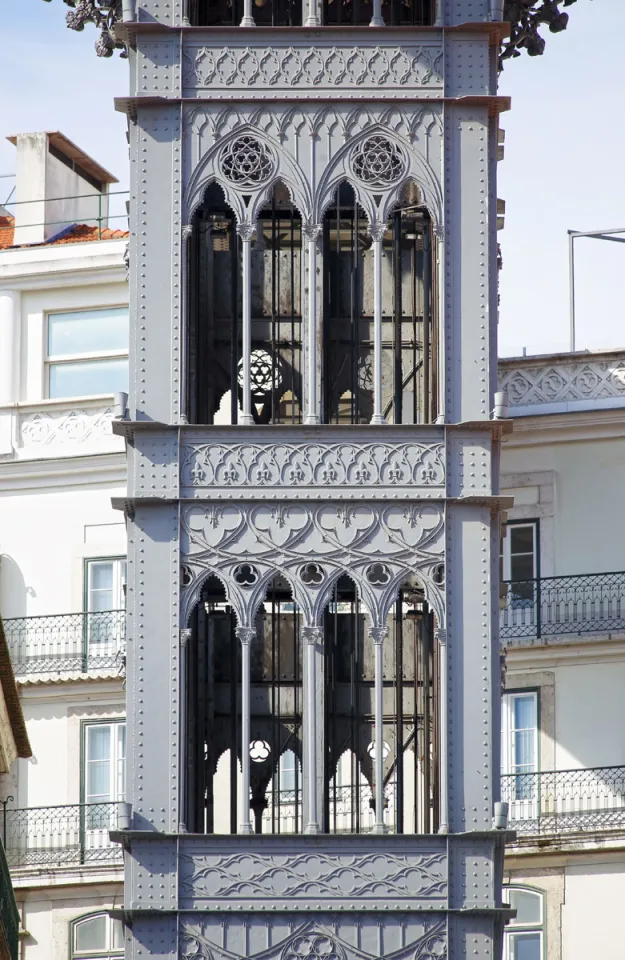 Santa Justa Elevator, ornamented structure of the tower