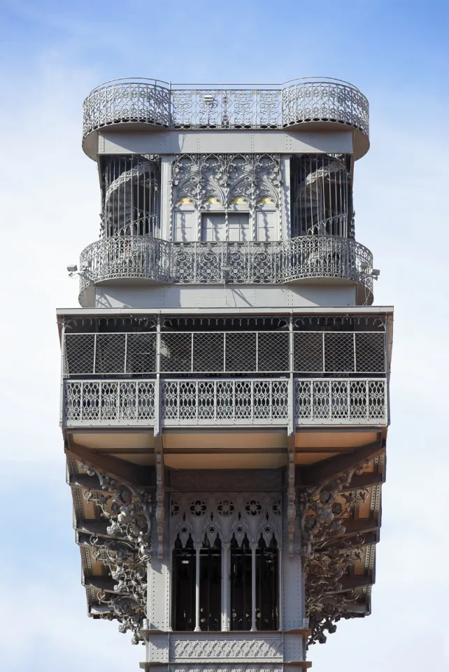 Santa Justa Elevator, upper floors with platform