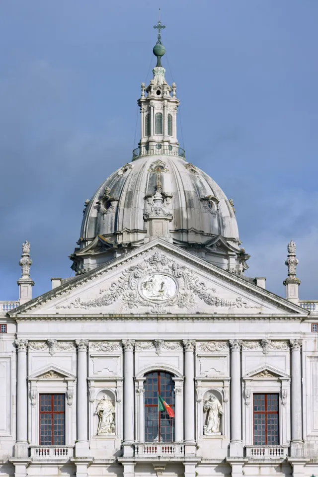 upper part of the portico and cupola